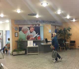 Folierung Empfangstheke Klinik